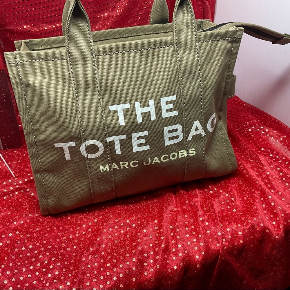 The tote bag